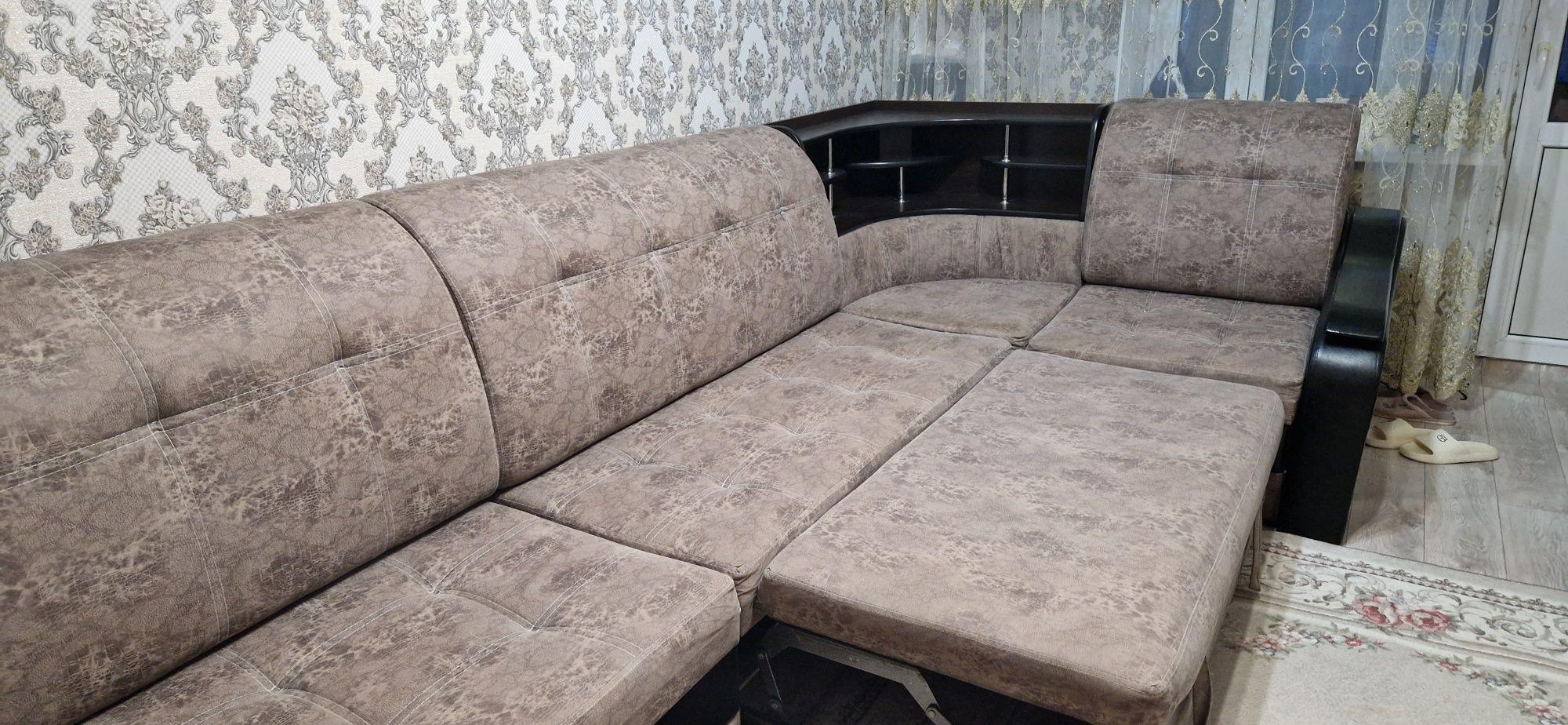 Продам диван уголок тахта в хорошем состоянии