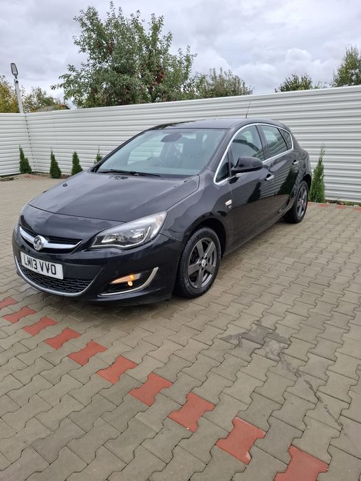 Vând Opel Astra J Facelift