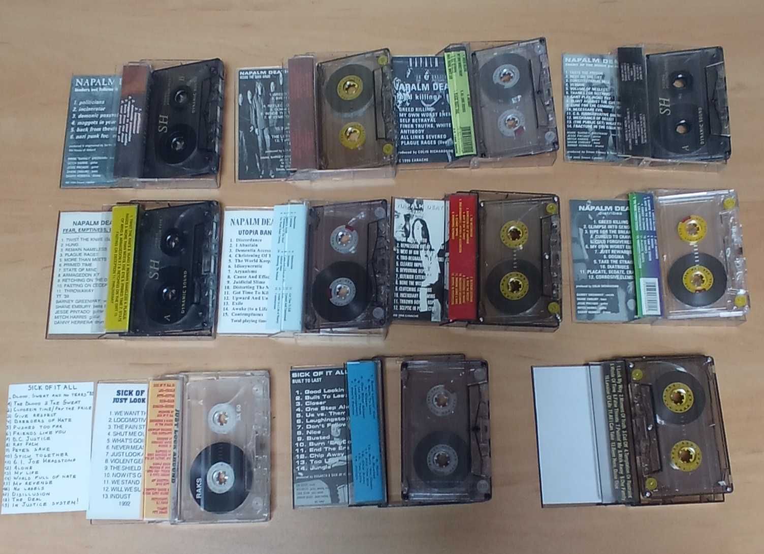 Аудио касети и дискове с метъл музика