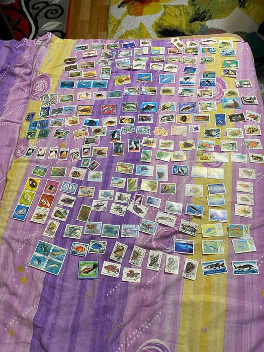 Colectie timbre vechi 200 buc pesti scoici stare f buna necirculate