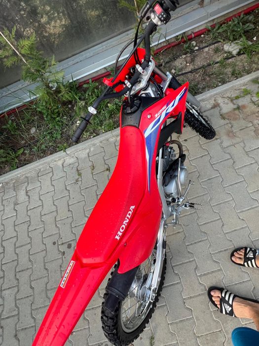 Honda crf 125 ……………