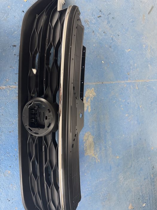 Vand far dreapta si grila superioara vw taigo