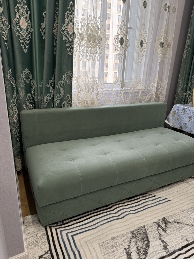 Срочно продам диван