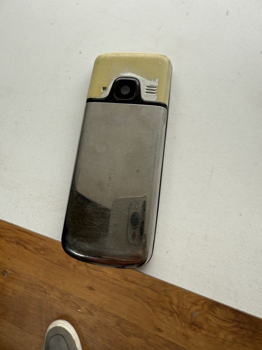 Телефон Nokia 6700