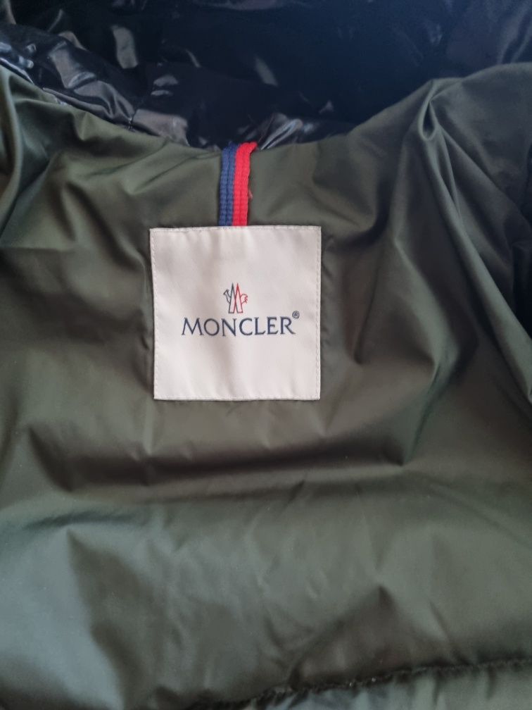 Яке гъши пух Moncler