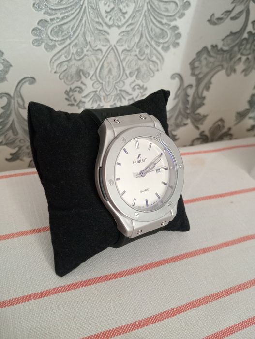 Hublot Часы срочно