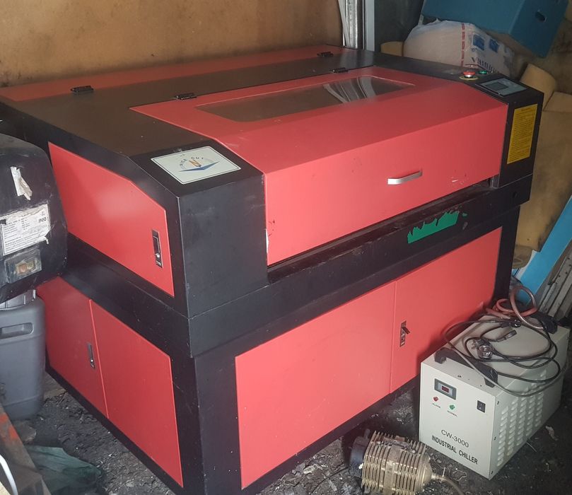 Лазерный станок продам 100вт рабочее поле90×60