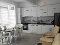 Proprietar inchiriez apartament cu 3 camere, 2 bai, salon open space.