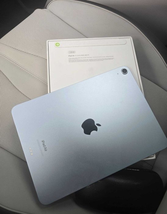 Продам свой почти новый Ipad Air