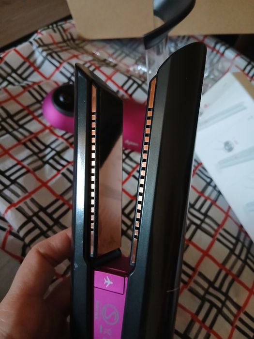 Преса Dyson Corrale