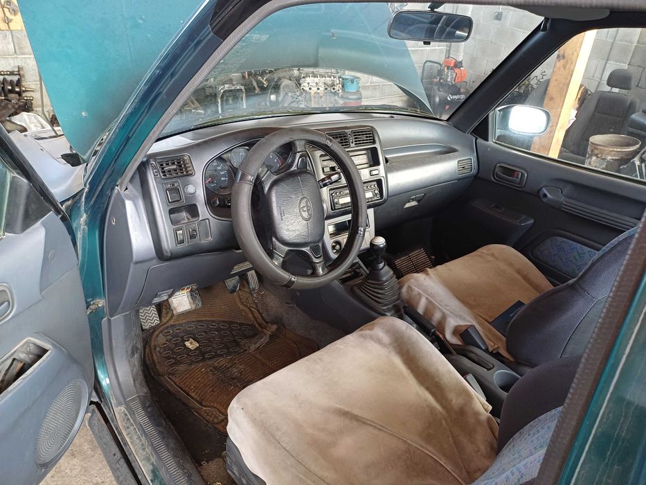 Тойота Рав 4 2.0 129к.с. На части