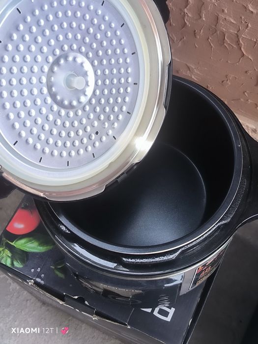 Продается мультиварка с давлением