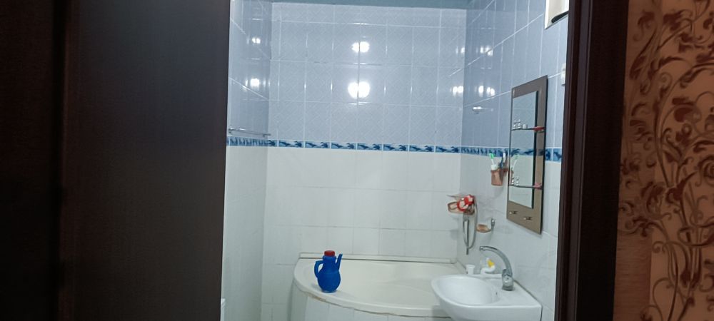 2сотихли котедж сотилади.