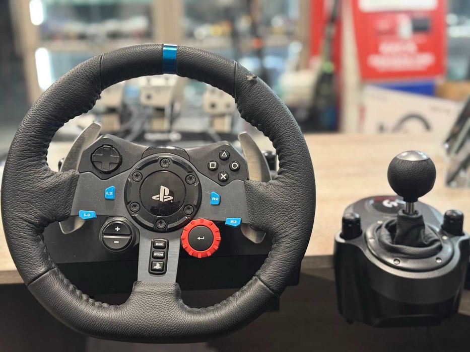Logitech G29- Волан, педали и Shifter