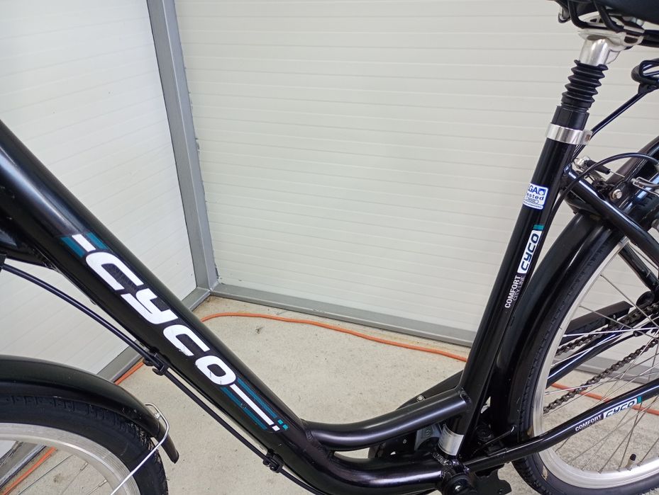 Vând bicicletă damă CYCO,cu 7 vit Nexus,frână picior,negru