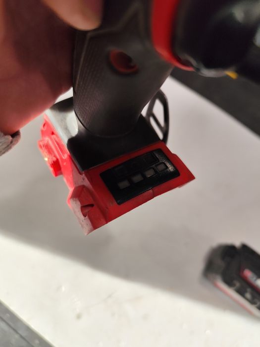 Безчетков акумулаторен импактдрайвър Милуоки  Milwaukee M18 FID + 4Ah