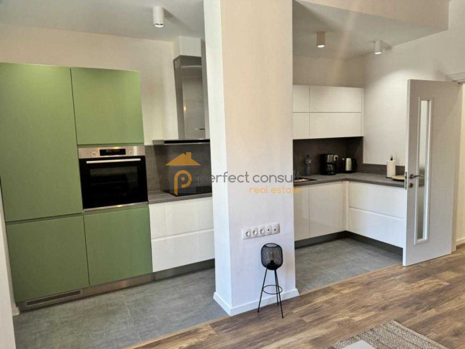 Дава се под наем Тристаен апартамент в Пловдив, Христо Смирненски - 100 кв.м за 950 € - Снимка #2