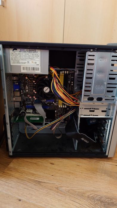 Carcasa PC Delux ATX midletower + sursa 400W