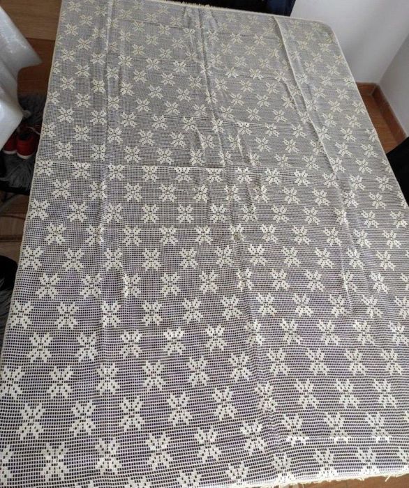 Fata de masa 145/120 cm