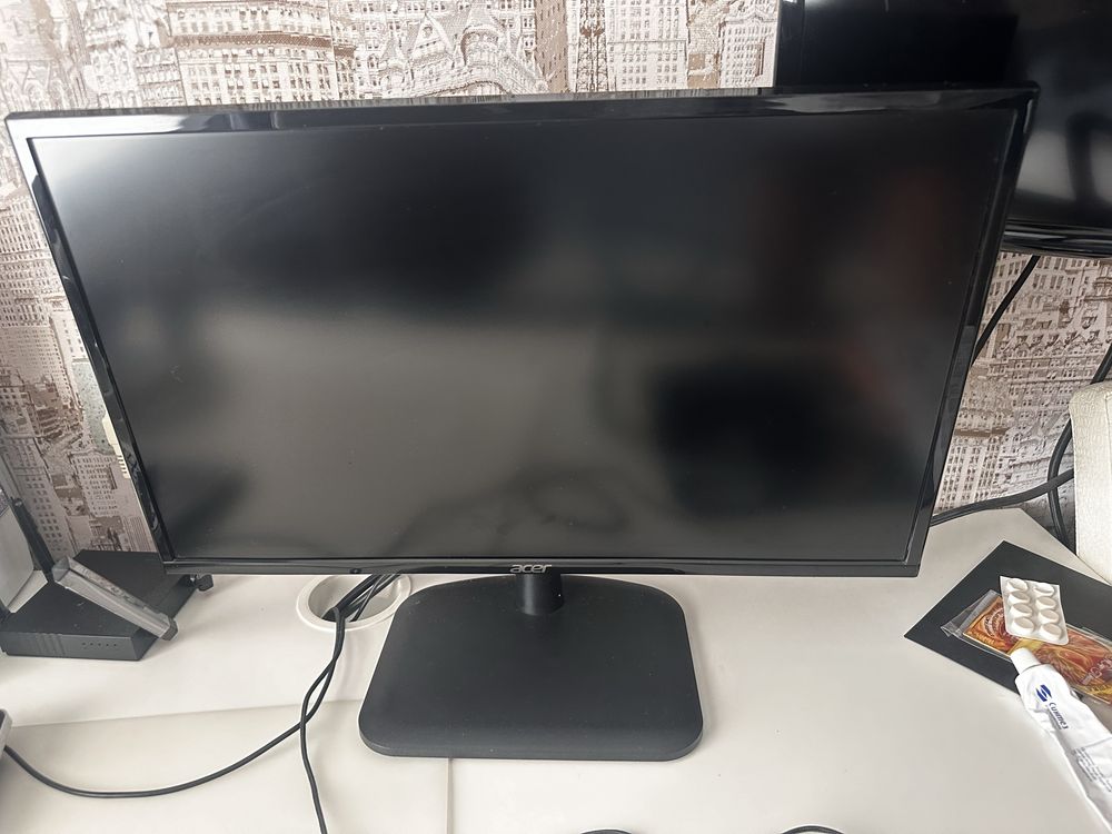 Монитор Acer 2021 года + клавиатура