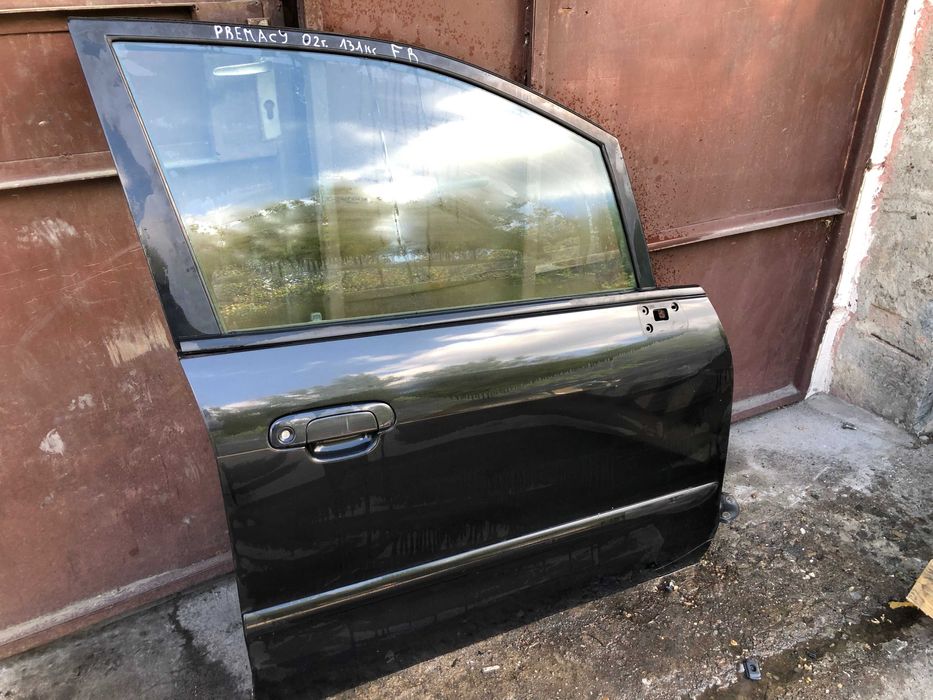 Предна дясна врата Mazda Premacy 2002г