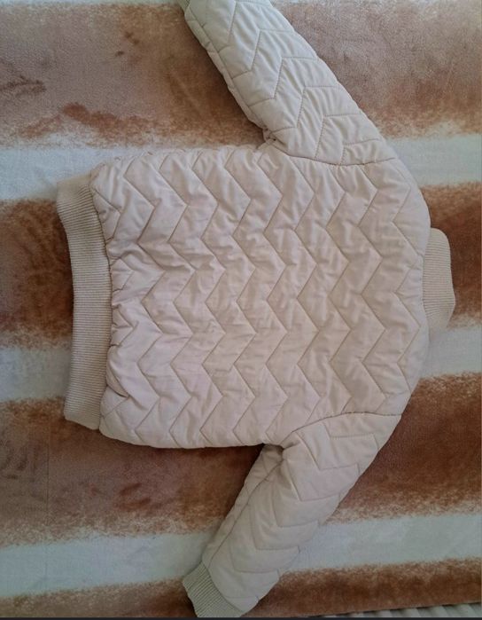 Geaca bombar crem varsta 3 ani