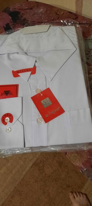 Все  для школы. Белые рубашки  новые и б.у. Размер 37 и39 по вороту