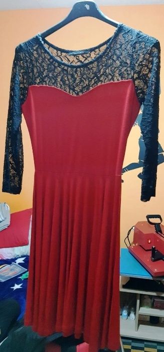 Rochie rosie de ocazie, marimea S, pret 40 lei