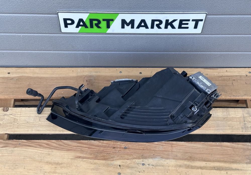 Десен фар AUDI A8 D5 4N0941034B