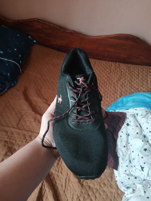 Adidași Gowalk de firma , material textil tip bocanc, foarte buni nr44