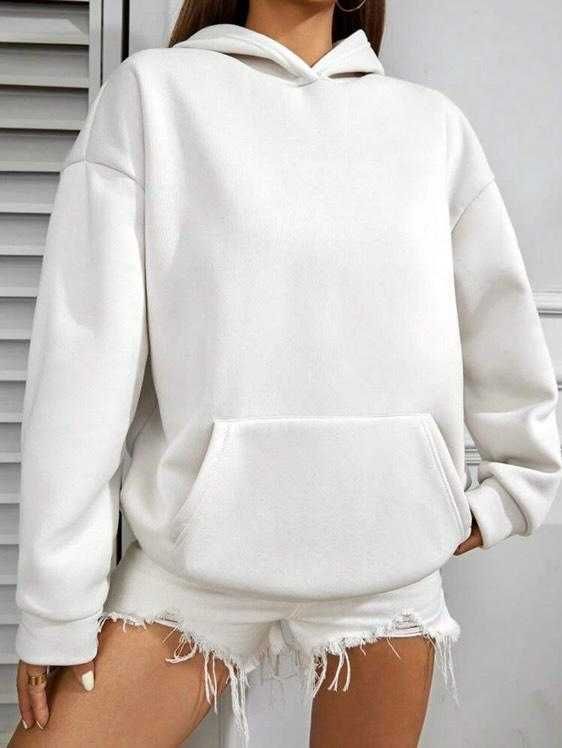 Бял суичър oversize