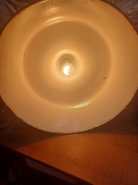 Стара емайлирана лампа