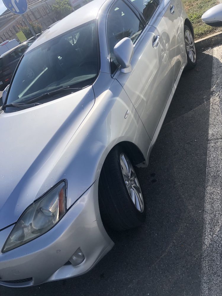Se vinde lexus is 220d