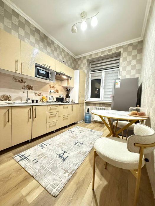 Продаеться Квартира срочно яккасарай район ЖК Парисен