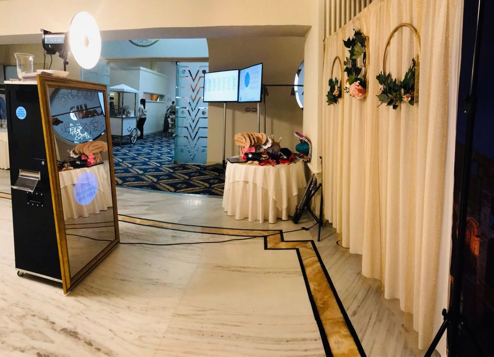 Vand oglinda photobooth si aparat gheata carbonica