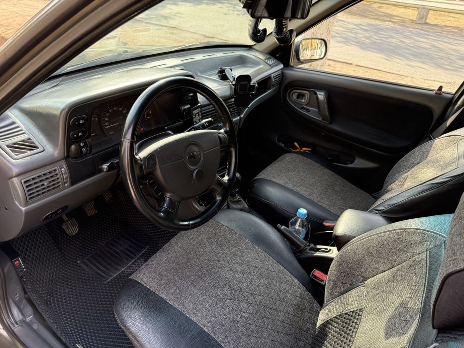 Nexia 1 Daewoo 2000-yil holati ideal sotiladi !!!