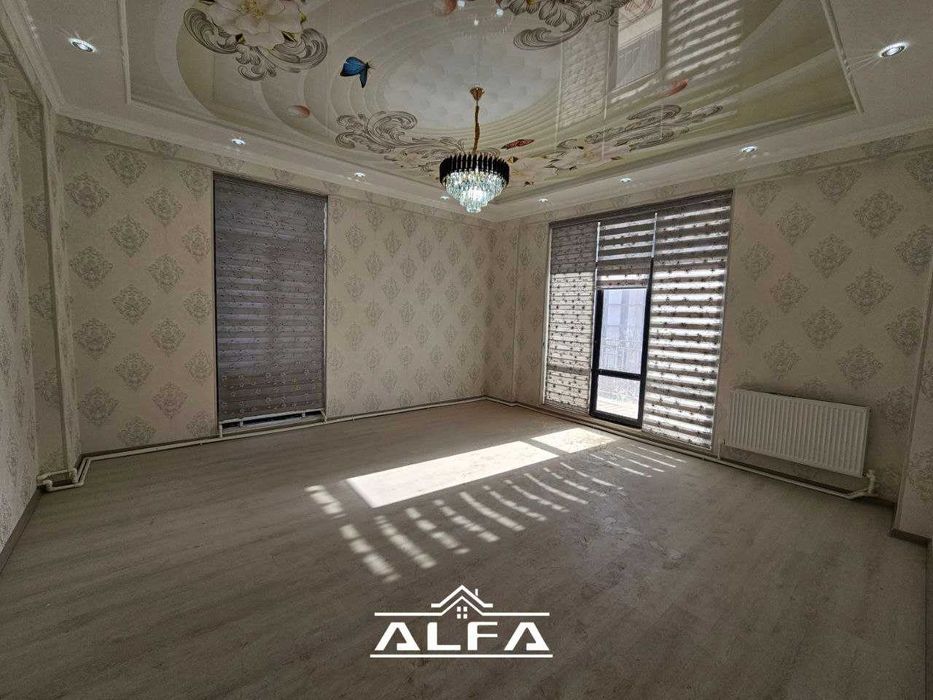 Buxoroda kvartira sotiladi 2 xonali 84m² 4-qavat.