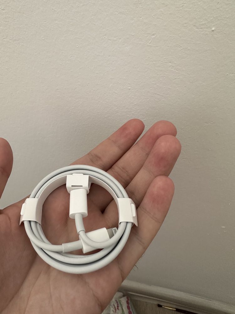 Продам новый оригинальный usb кабель Lightning от IPhone 14 pro max