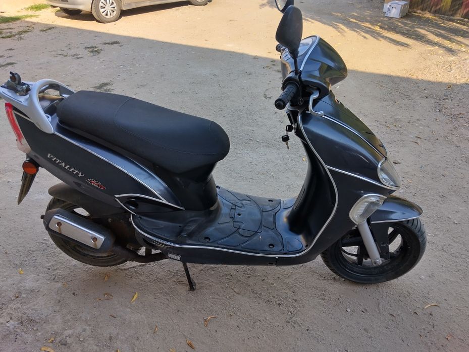 Vând scuter cu acte