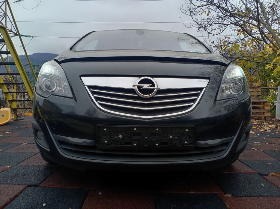 Опел Мерива б на части