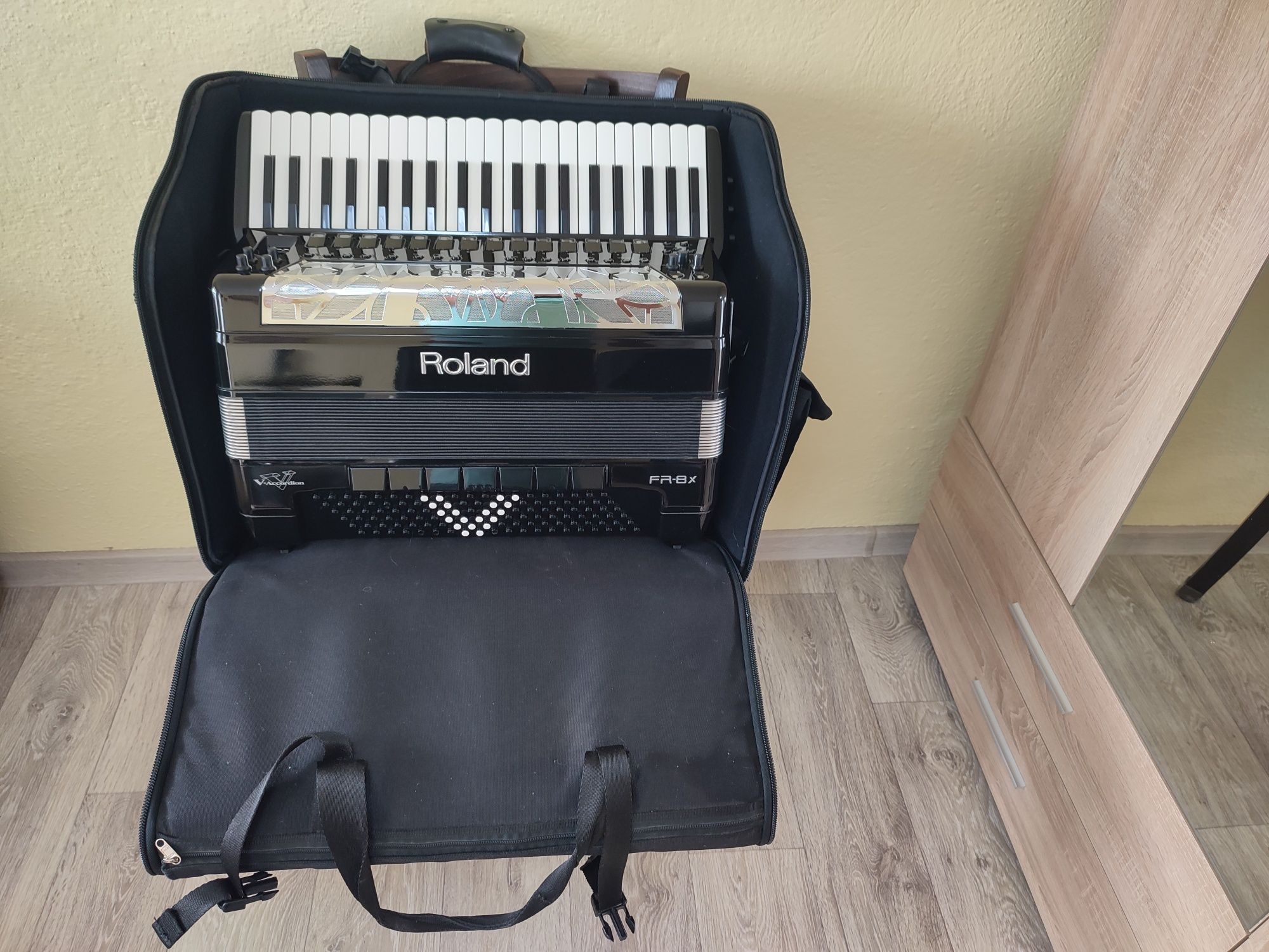 Roland fr8x Роланд фр8х