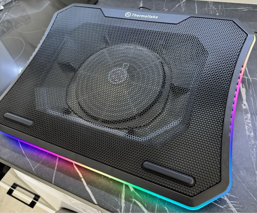 Cooler Laptop THERMALTAKE Massive 20 RGB, Garantie, CA NOU