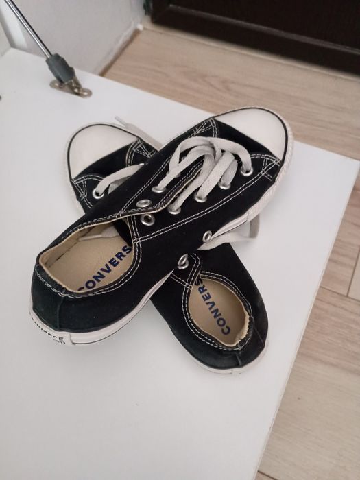 Converse noi  încălțați o singura data