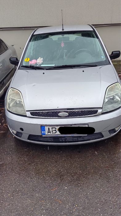 Vand Ford Fiesta pentru dezmembari
