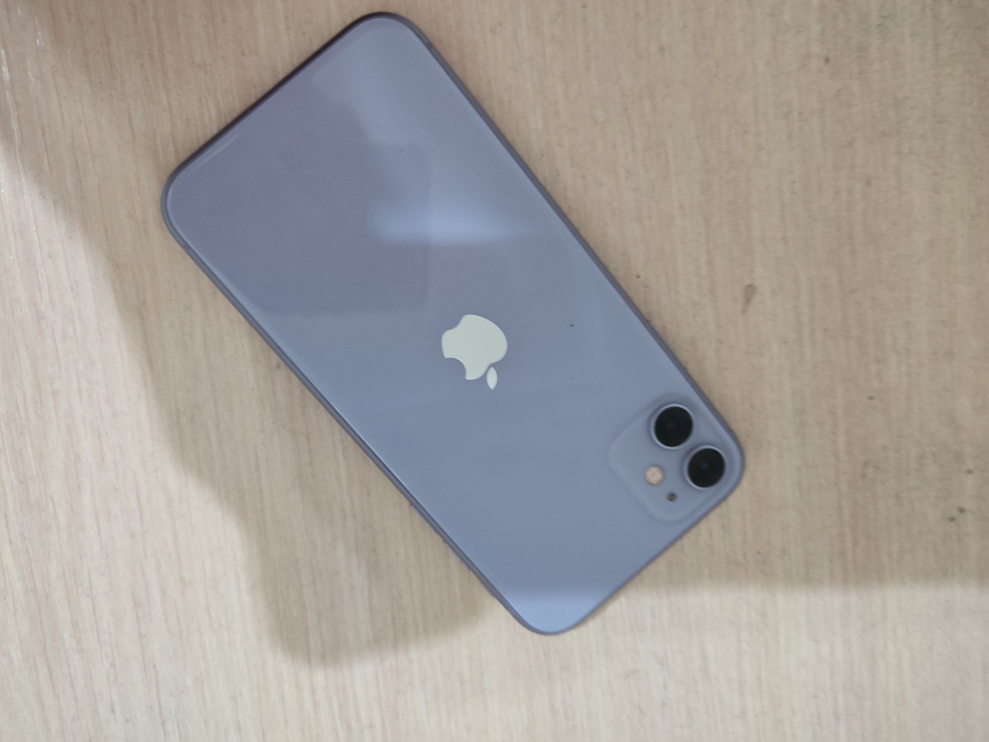 Iphone 11  батарея 74%