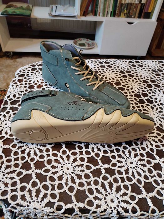 Încălțăminte sport foarte ușoară comodă