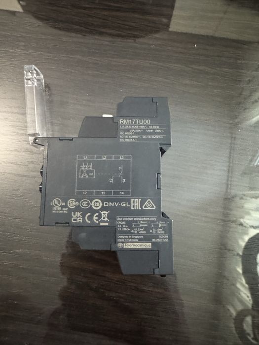 Releu de monitorizare a tensiuni trifazice