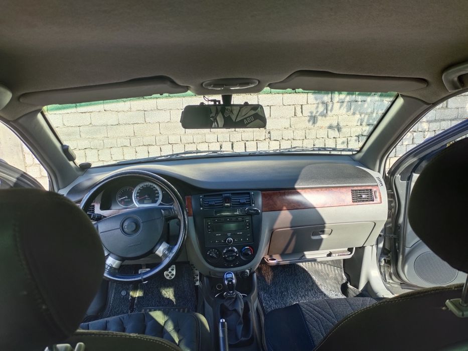 Lacetti 2012 sotiladi