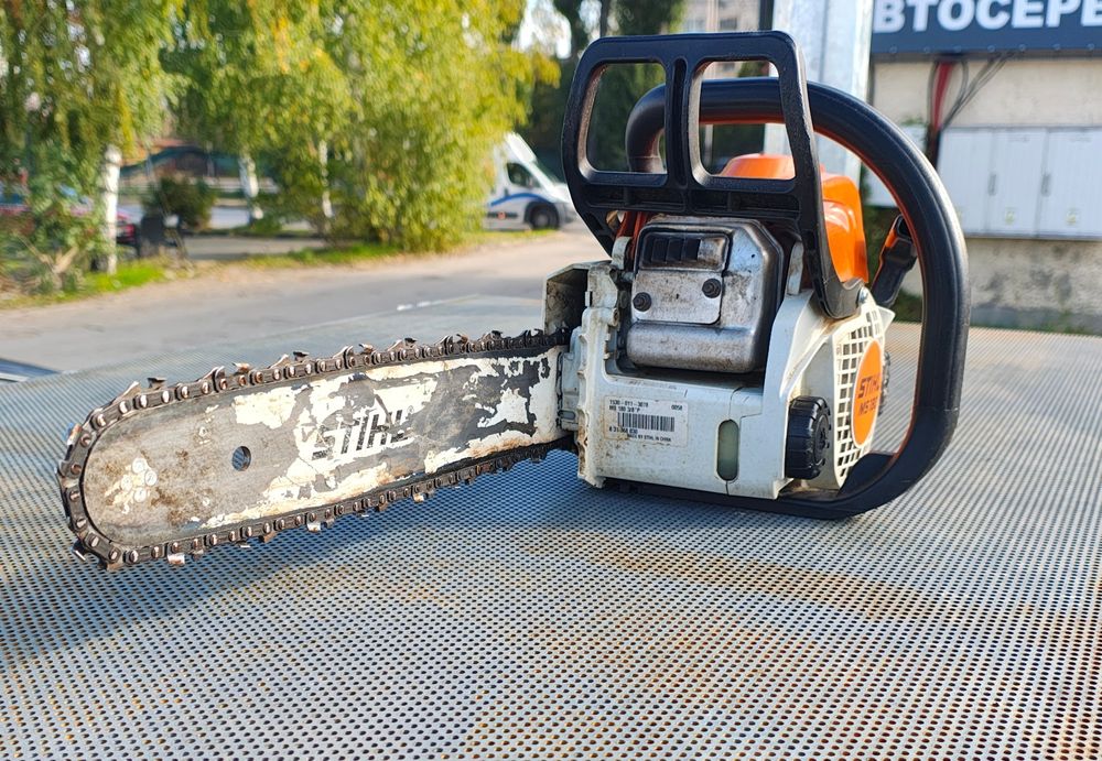 Моторен трион Stihl 180