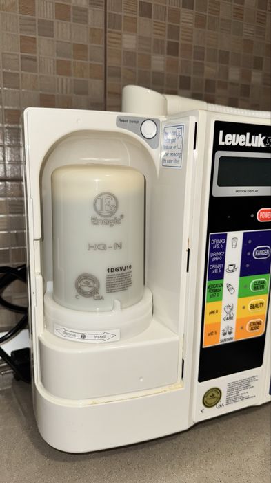 Aparat de filtrare și electroliză, Kangen LeveLuk SD501